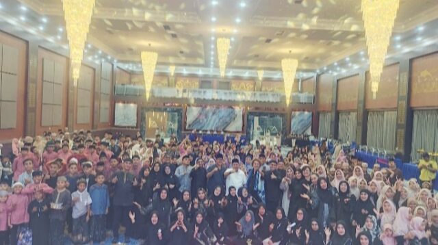 Adhan Dambea Berbagi dengan Anak-Anak Panti Asuhan