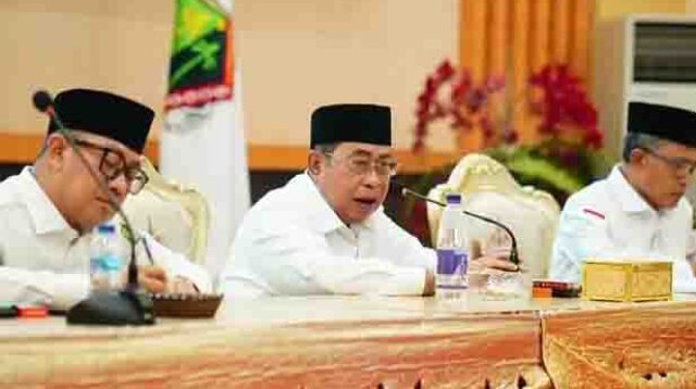 Adhan Dambea minta Camat Evaluasi Kinerja Lurah