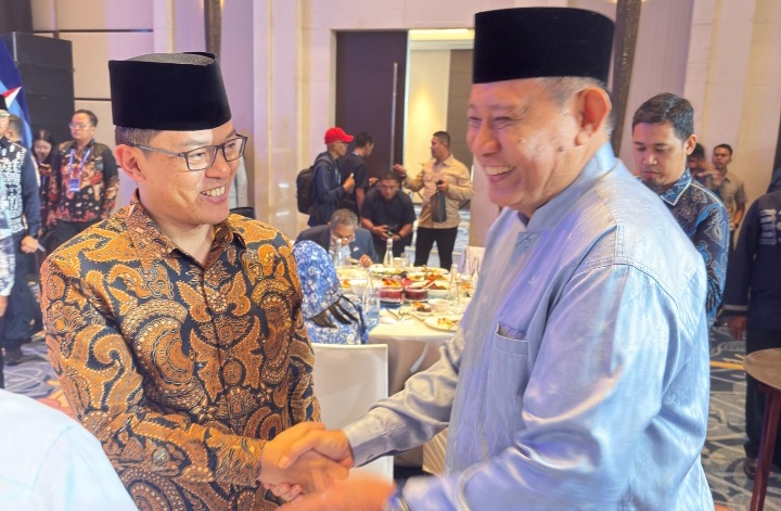 Gubernur Gusnar dan Sekjen Gerindra Bertemu