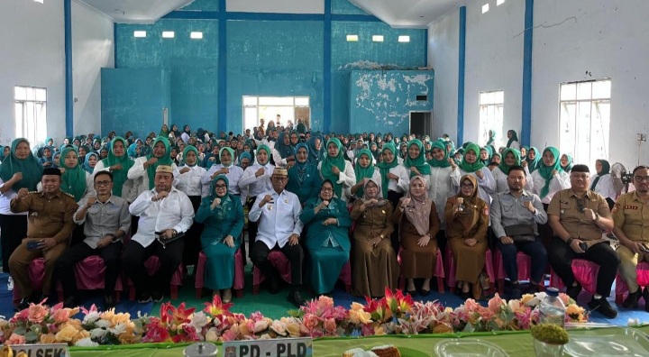 Ismet Mile Lantik Ketua TP PKK Kecamatan Bone