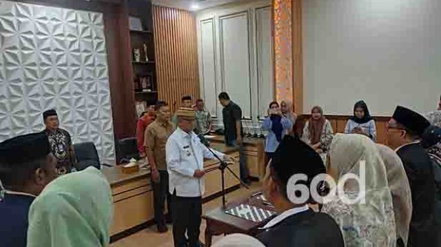 Ismet Mile Lantik Pejabat Struktural dan Fungsional