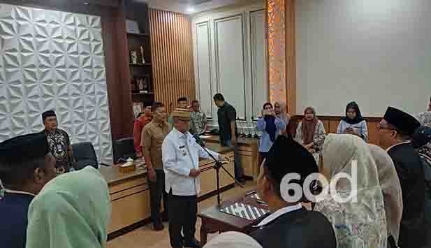 Ismet Mile Lantik Pejabat Struktural dan Fungsional