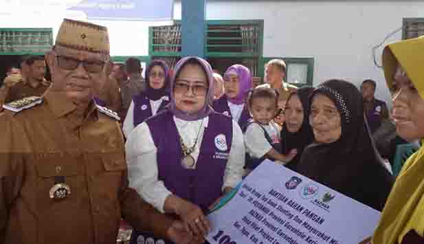 Ismet Mile Salurkan Bantuan Pangan dan Layanan Kesehatan Gratis di Desa Langge