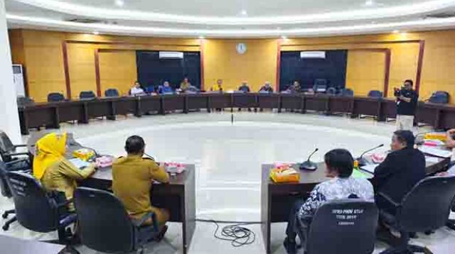 Komisi I Sampaikan Petuah Adat ke Trizal Entengo