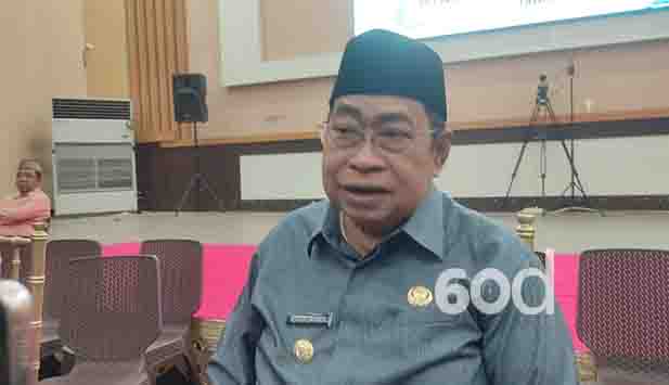 Geram dengan Pelayanan Kelurahan Pulubala, Adhan Dambea Nonjobkan Aparatnya