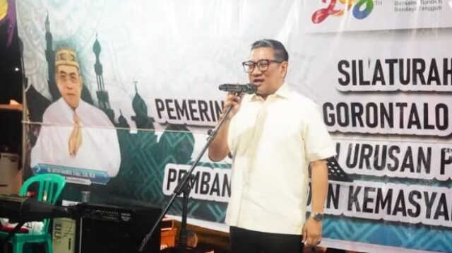 Silaturahmi dengan Masyarakat Tuladenggi, ini Pesan Indra Gobel
