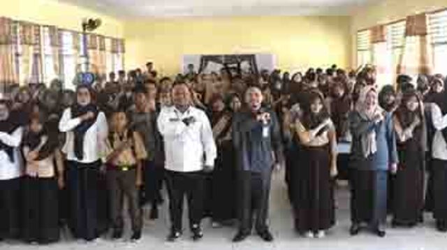 SMPN1 Botupingge Terima Edukasi dari KemenHam Gorontalo tentang Tolak Nikah Dini