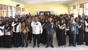 SMPN1 Botupingge Terima Edukasi dari KemenHam Gorontalo tentang Tolak Nikah Dini