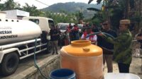 Gerak Cepat! Ismet Mile Salurkan Air Bersih di Tilongkabila