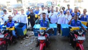 Gubernur Gorontalo Serahkan Kapal, Mesin dan Asuransi untuk Nelayan di PPI Inengo