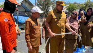 Gubernur Gorontalo Respon Cepat Aspirasi Warga, BPBD Salurkan Air Bersih ke Modelomo