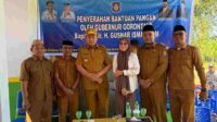 Gubernur Gorontalo Salurkan Bantuan Pangan ke Kabila, Ismet Mile: Pemerintah Hadir di Tengah Warga