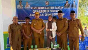 Gubernur Gorontalo Salurkan Bantuan Pangan ke Kabila, Ismet Mile: Pemerintah Hadir di Tengah Warga