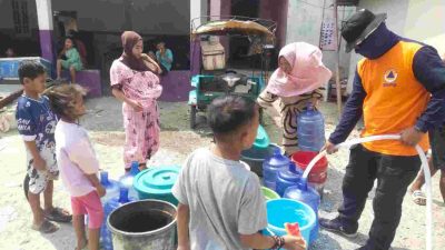9000 Liter Air Bersih untuk Tilango, Bentuk Kepedulian BPBD Gorontalo