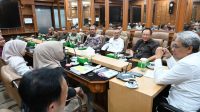 Pelebaran Jalan Pinogu dari 2 Meter ke 6 Meter Dibahas di Kementerian Kehutanan