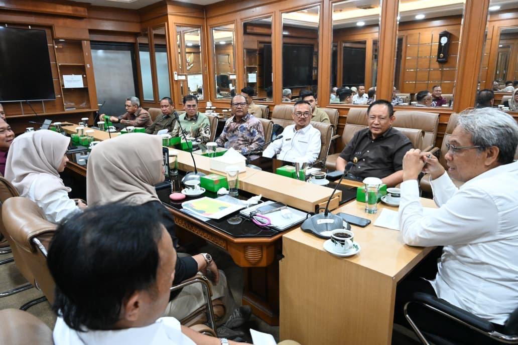 Pelebaran Jalan Pinogu dari 2 Meter ke 6 Meter Dibahas di Kementerian Kehutanan